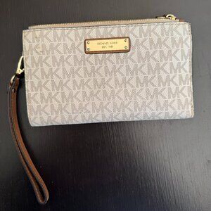 Michael Kors Wristlet